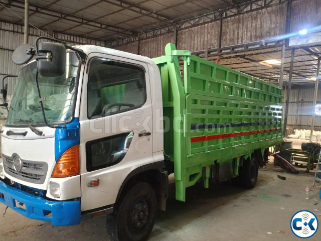 HINO TRUCKS - Hino RANGER 2004 Medium Duty Truck | ClickBD image 3