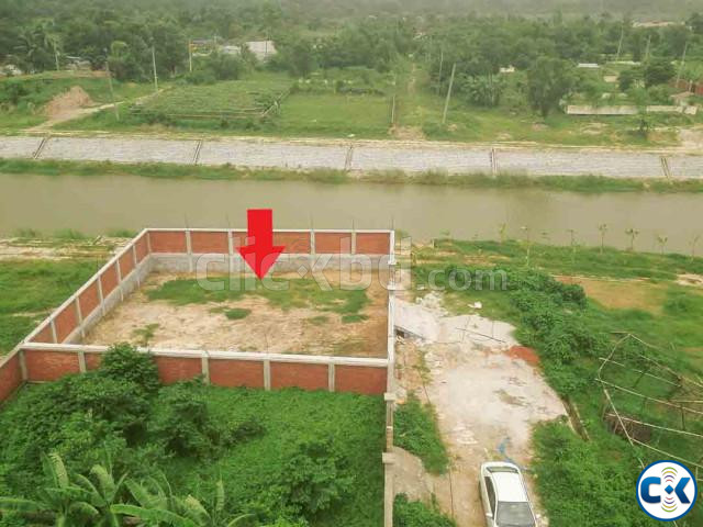 South-Facing 5 Katha Lake View Plot in RAJUK Purbachal | ClickBD image 4