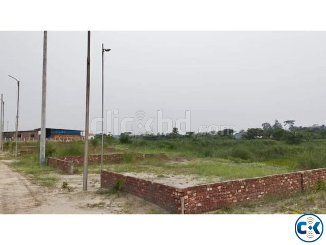 জাইকা এর সামনে প্লট সেল করব | ClickBD image 3