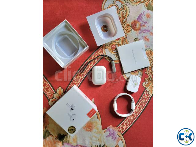 Apple Airpod Pro 2nd Gen with ANC Dubai large image 3