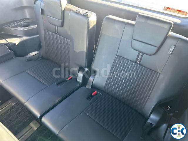 Toyota Noah S-Z Point-5 2023 large image 2