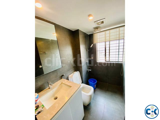 Spacious Furnished 2-Bedroom Flat for Rent in Baridhara large image 4