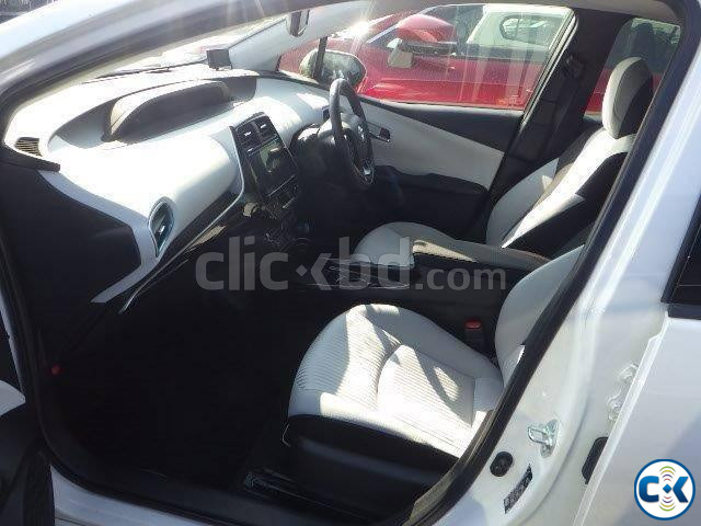 Toyota Prius 2021 large image 1