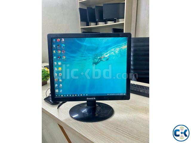Esonic 17 LED Monitor HD Square Display large image 1