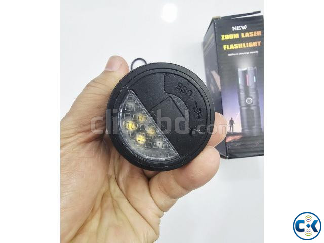 D5 Aluminium Alloy Super Bright Flashlight Zoom Display Red large image 3