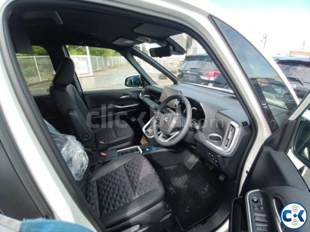 Toyota Voxy 2025 large image 2