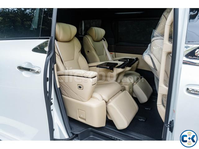 Toyota Alphard 2025 large image 3