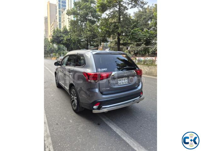 Mitsubishi Outlander New Shape 2017 large image 3