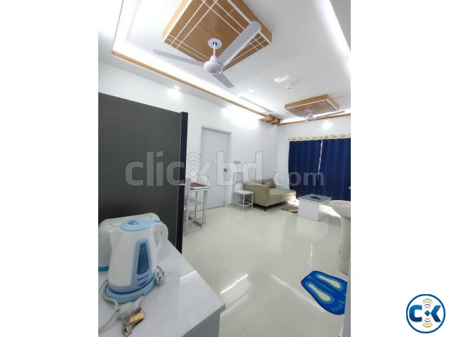 Furnished 2-Bedroom Apartment Rent in Bashundhara R A Dhaka large image 2