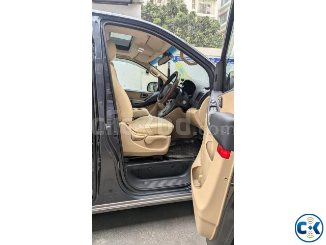 Hyundai H1 New Shape Sunroof Premium Comfort 12 Seater large image 1