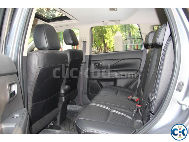 Mitsubishi Outlander New Shape 2023 Premium 4WD Luxury SUV large image 4