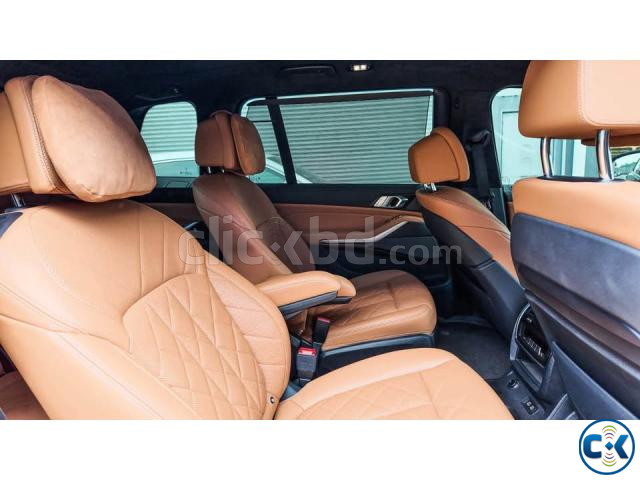 BMW X7 xDrive40i 2023 Black price in Bangladesh | ClickBD image 4