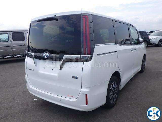Toyota Esquire 1.8 FWD Hybrid 7 Seater 2021 | ClickBD image 3