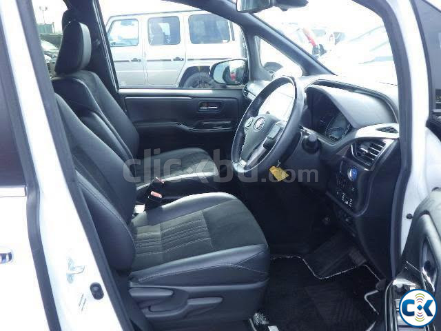 Toyota Esquire 1.8 FWD Hybrid 7 Seater 2021 | ClickBD image 4