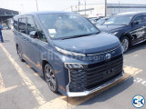 Toyota Voxy 2022