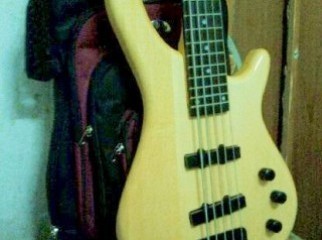 urgent CUSTOM BASS guitar sell....