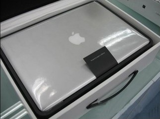 MacBook Pro 17 500 GB HDD 4 GB RAM More Boxed