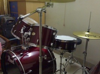 Pearl Forum Drum set for sale Cymbals not included