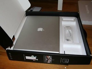 Apple MacBook Pro MC024LL/A 17-Inch Laptop