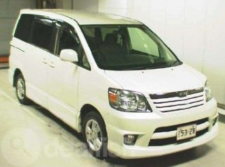 Toyota Noah X Toyota Noah X