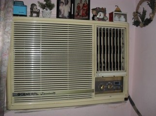 A very good condition Genral Window 1.5 ton AC