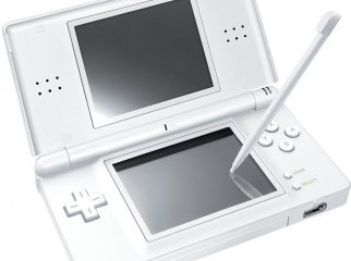Selling Nintendo DS Lite white colour