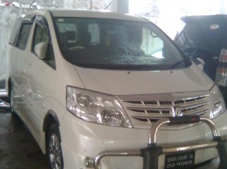 Toyota Alphard Luxurios Microbus
