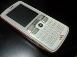 Sony Ericsson W700i rare white n Orange w bluetooth set Sony Ericsson W700i rare white n Orange w bluetooth set