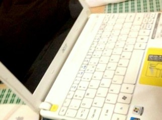Acer Aspire One Happy 2 yellow