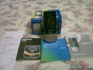 Original Nokia 2730 classic 3G phone with box. Original Nokia 2730 classic 3G phone with box.
