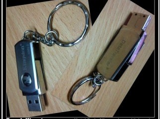 I HAVE 100 PICS KINGSTONE BRAND PENDRIVE 32 GB