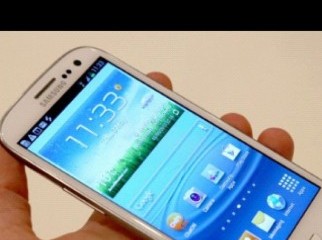 Samsung GT- I9300 16GB Galaxy S III Unlocked