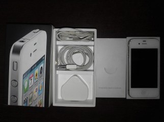 Apple iPhone 4 8GB Factory Unlocked Full Boxed