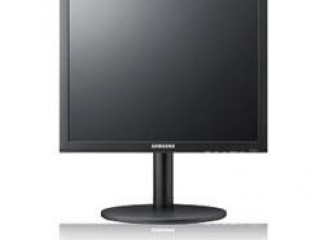 SAMSUNG 17 square LCD MONITOR urgent sale