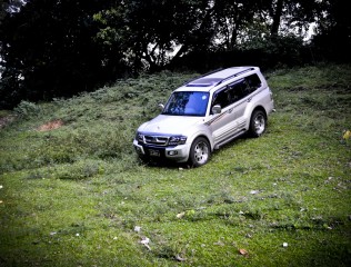 Mitsubishi Pajero Millennium Long and Wide V73WL