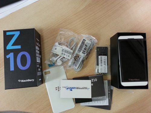 BlackBerry Z10 and iPhone 5 large image 0