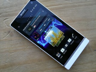 BRAND NEW CONDITION SONY XPERIA S white