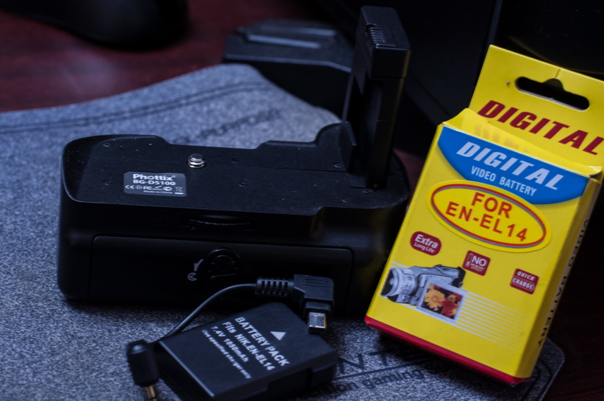 Original PHOTTIX Battery Grip 2 NEW Battery for Nikon D5100 large image 0