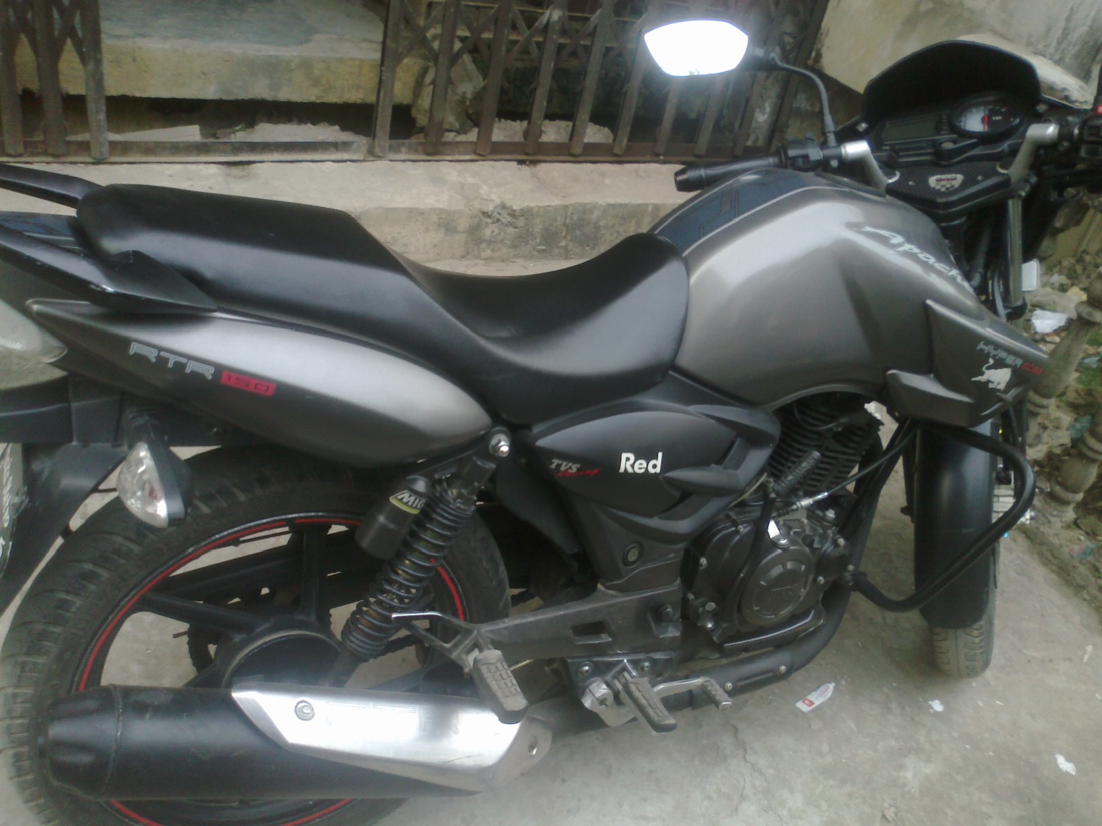 TVS Apache rtr hyper edge Grey Colour large image 0