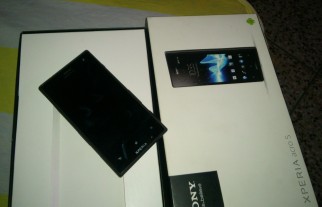 water-resistant handset sony xperia acro s black