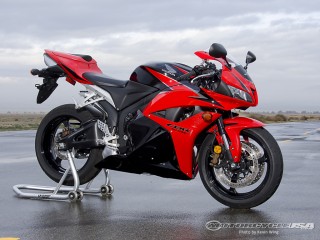 i want 2 buy a yamaha R15 v2