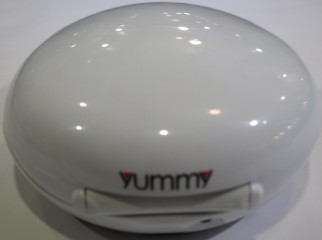 Yummy Automatic Vacuum Sealer. Model CY-6118A.