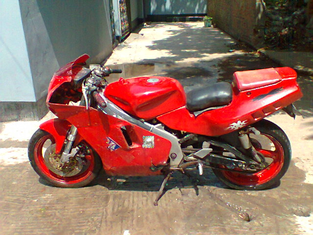 HONDA VFR 400 NC30 Sports Bikes large image 0