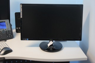 AOC e943F fresh conditioned LED monitor