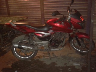 Pulser 150cc red colour