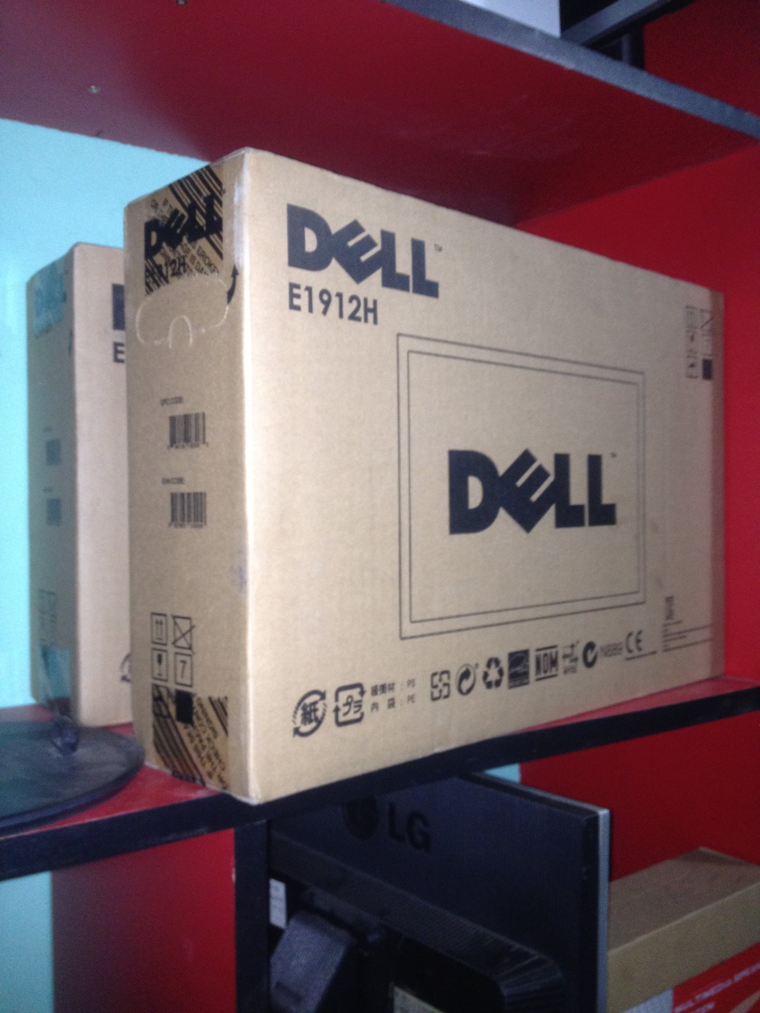 Dell 19 LED wide intake box Model E1912H.. large image 0