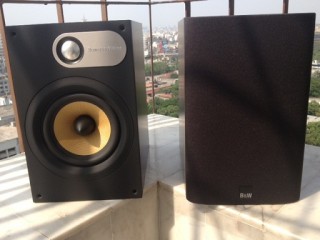 B W 686 Bookshelf Speakers