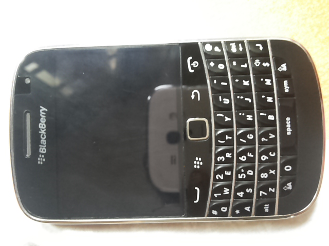 Brand new blackberry bold 9900 large image 0