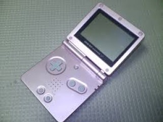 nitendo gameboy 1500tk argent sale with 4 games