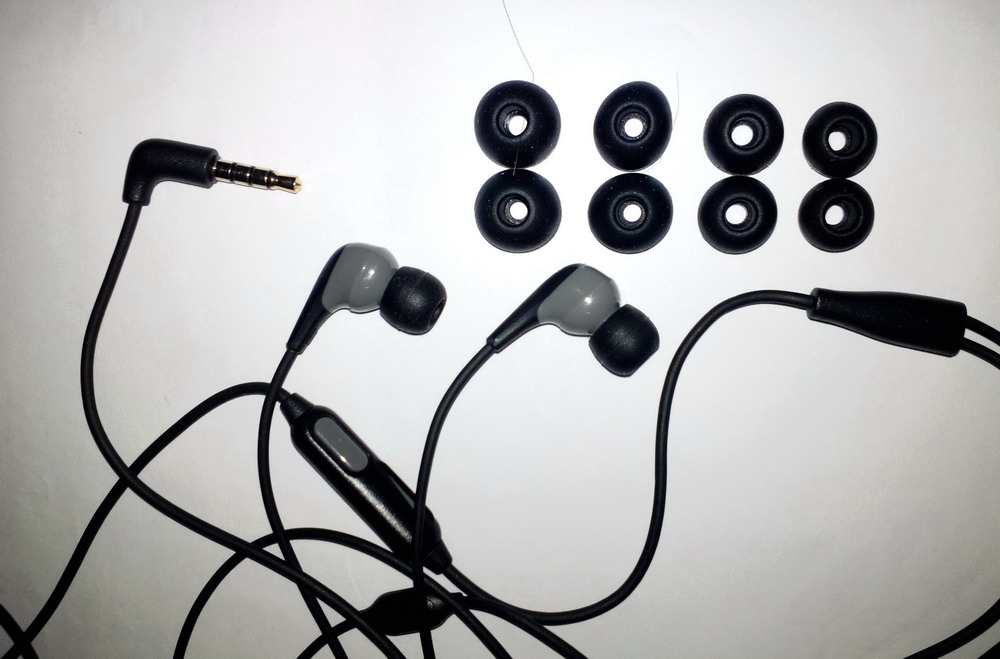 Logitech UE200vm Earphones large image 0